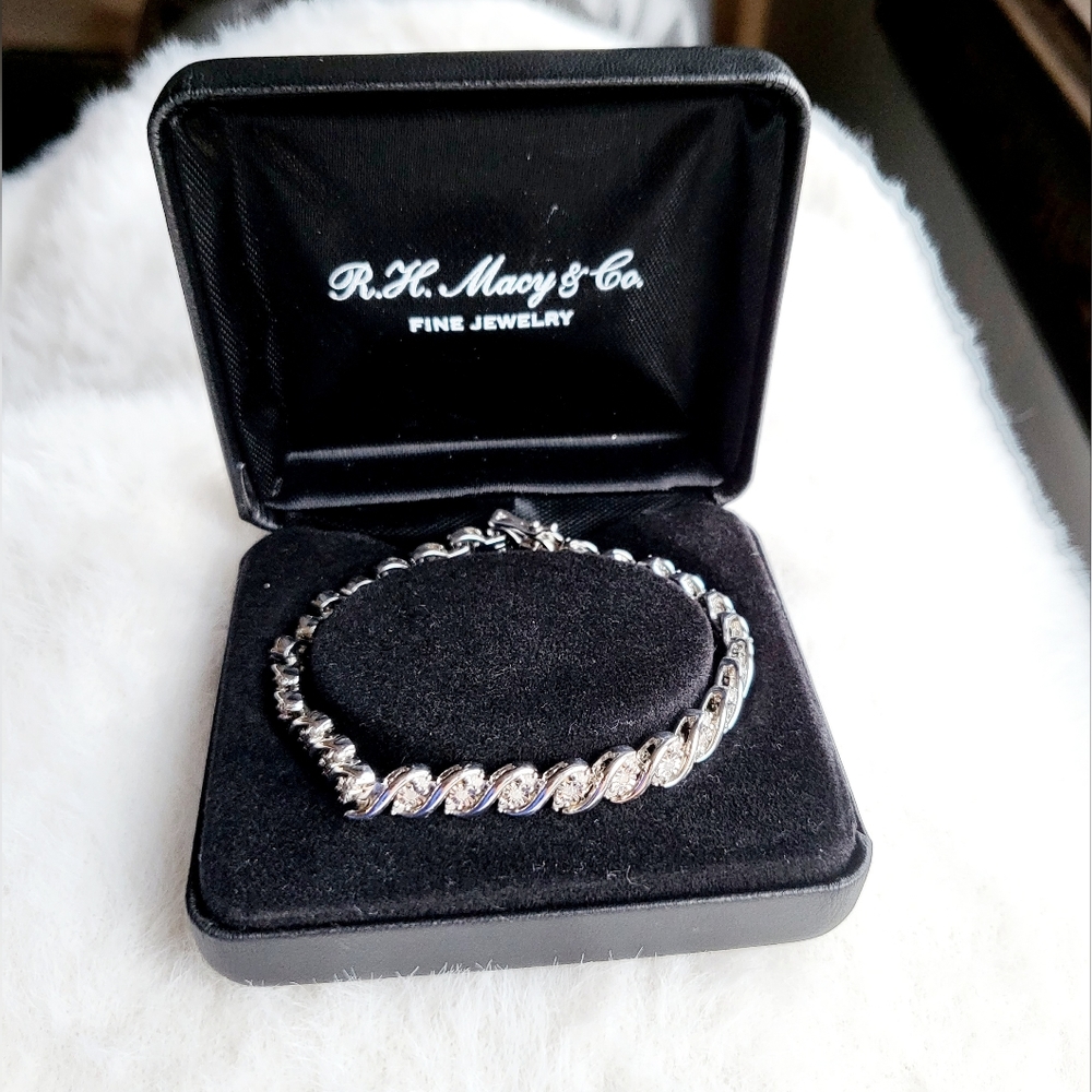 R.H. Macy & Co Diamond Twist Bracelet (1 ct. t.w.) In Sterling Silver ✨️